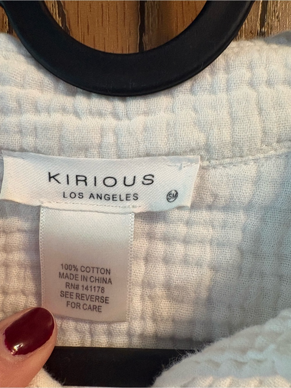 100% Cotton Women’s Button Down - Picture 2 of 4